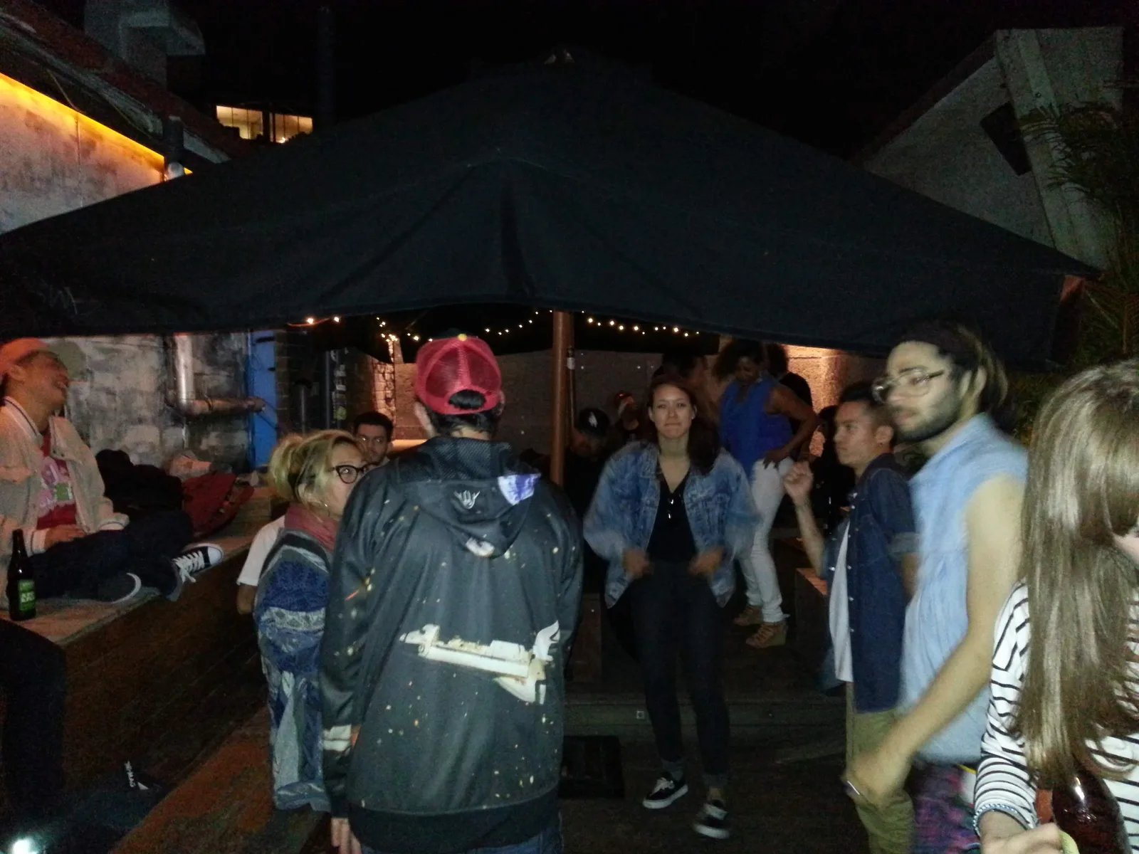 Crowd gathered under the marquee late at Ching-a-Lings Sunday Sessions