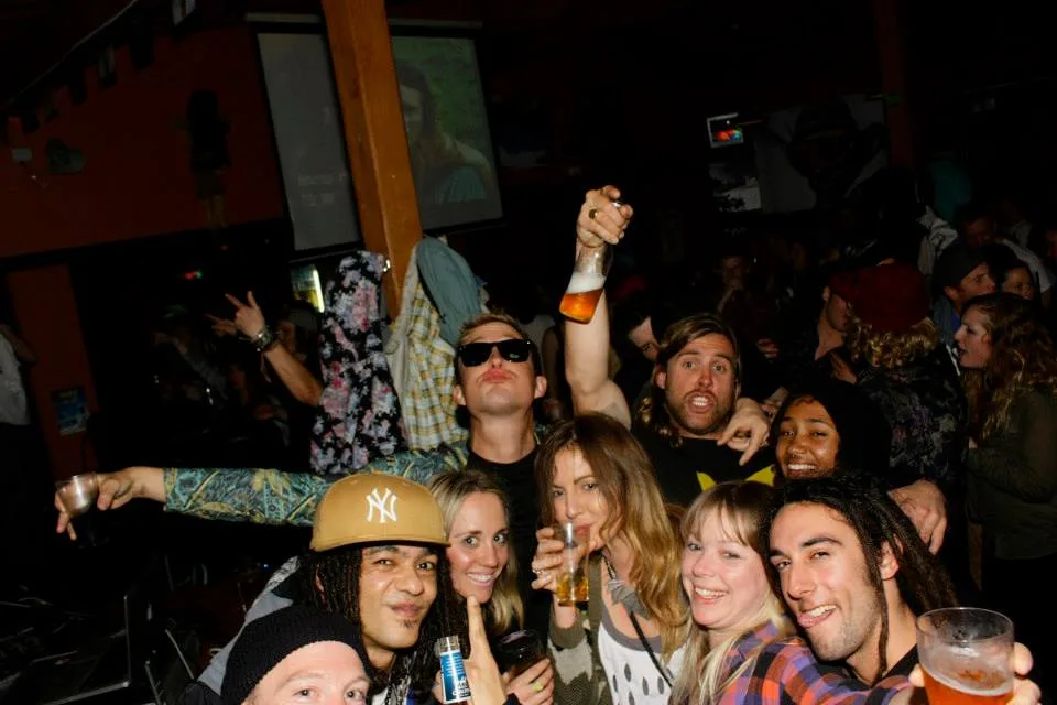The crowd still going late into the night at the Frying Pan